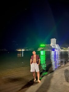 Zac_Golden one night at sea Pic 3