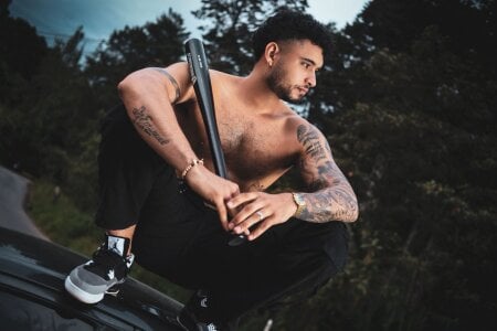 AUSTINN_TORRES: ME ❤️‍🔥 ( 2 фото)