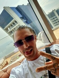 dennis1590 Public Pic 5