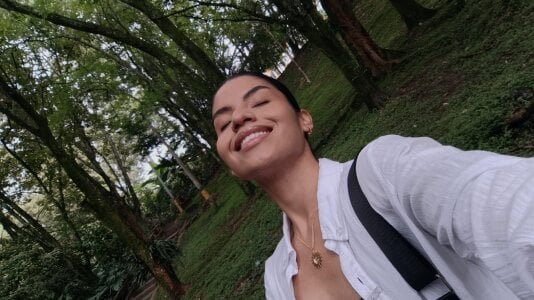 naia_cox Relaxing day Pic 5