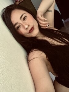 Emily_Slave28 Public Pic 7