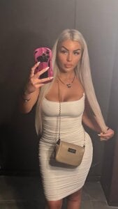 RosieMaexox Public Pic 2