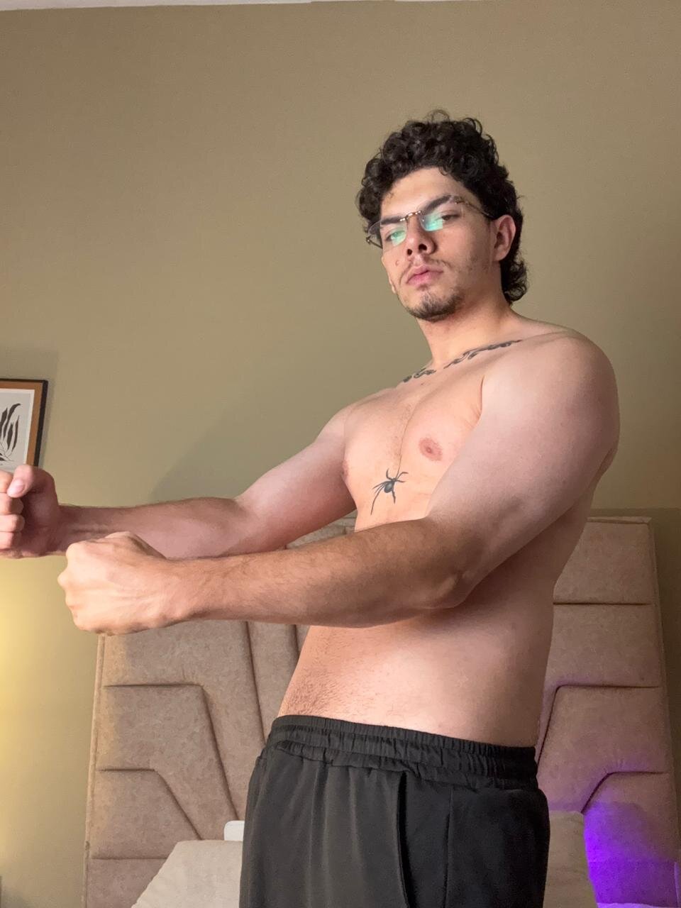 Foto  23 de Axel_Creed – em alta