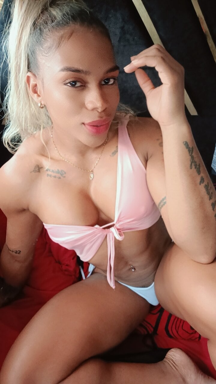 KarinRoss Webcam Show | xhamsterlive.com