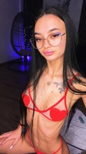 RachelRavee take a peak Pic 5