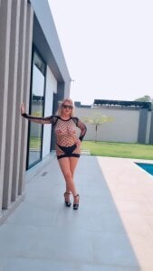 _Hot_Mommy_ Sun Pic 2