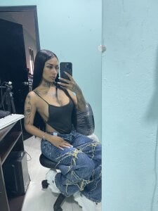 Karina_Garcia21 Public Pic 7