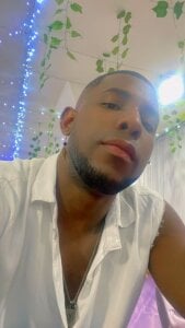 XHARDBLACKCUN22 Public Pic 4