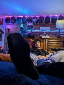 j_ray95 I keep my feet clean for me, not for you Pic 3