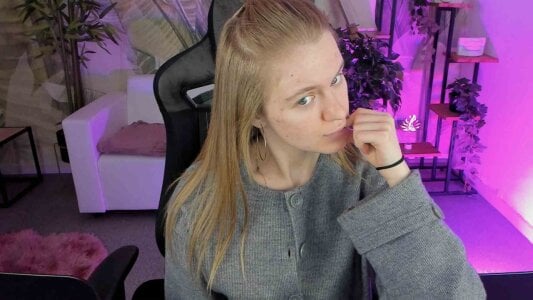 Olivia-Bloom hi hi hi Pic 2