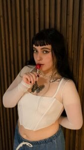 Lucy_Smith2 Me Pic 5