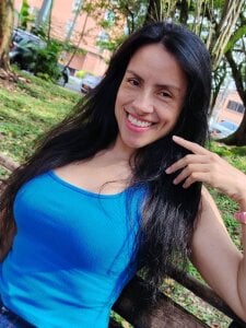 Bella_Exhibition I love to smile Gambar 4