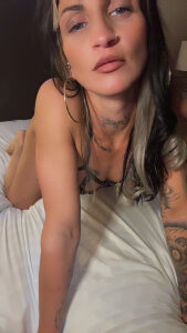 {: de Electra_Slash  9 photos