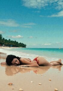 violetta_cutest_ Beach day 👙🍃 Immagine 