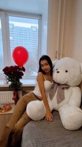 ChloeRosen Public Pic 3