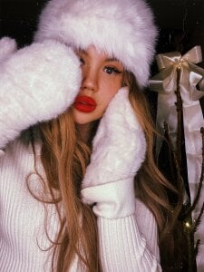 BootyTrisha The Christmas seduction🎄 Pic 8