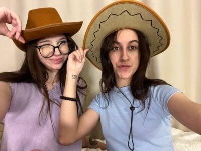 SharleenTraut Two hot horsewomen💋🥵🤠 Pic 2