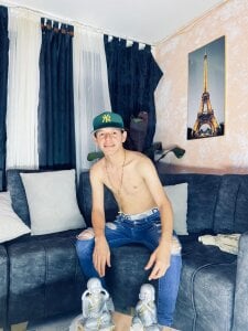 Tonny👾😈 de DesiresOfOlympus_  7 photos