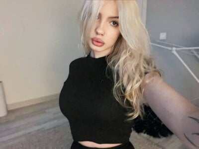 LolaStifler Public Pic 3