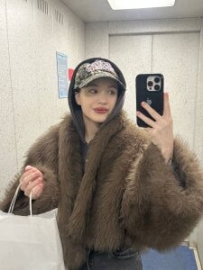 MiaTee Public Poză 6