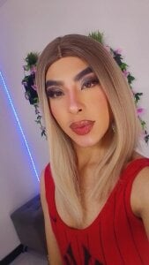 ZoeSchmmit How's my makeup? รูป 