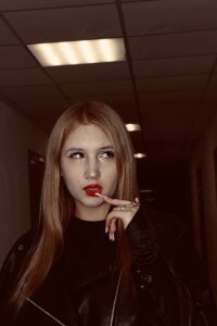 SinaHovey Public Pic 5