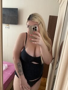 Barbie_Boobs Public Pic 7