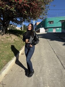 lilielou_ Lilie in her real life 🖤💚 Pic