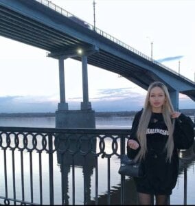 EasterEliot Public Pic 5