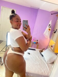 CassiieLondon amazing girl Pic 4