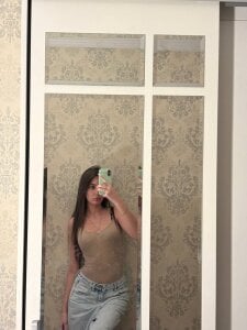 ShaeHeeter After stream  3টি ছবি