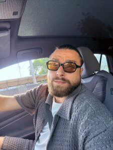 White-and-black Mee Pic 4