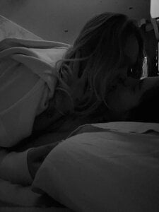 We_Horny Public Pic 3