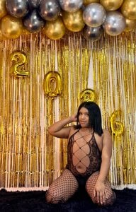 "New year, same temptation — even harder to resist." 😈✨ de ShanayaKops  Imagens