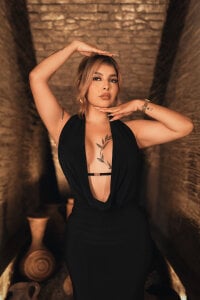 Date with me de LisaMonroe_  3 Imagens