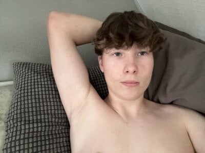 HornyTwinkFelix Sexy Pic 3