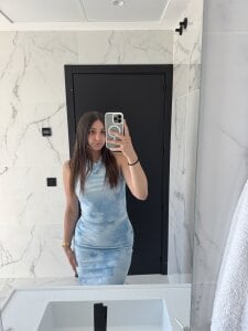 DoriDeluxe66 Just me Pic 3