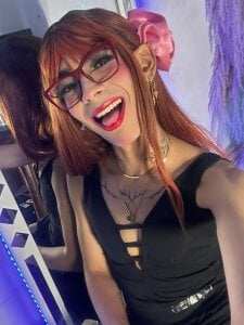 Alice_randyy Charming smile Pic 3