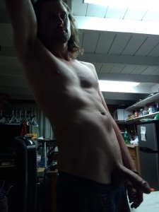 whtboi69 Horny before male solo Pic 2