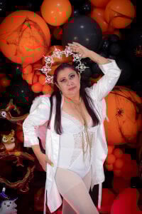 EmmaJhomson HALLOWEEN 2025 👻 Pic 7