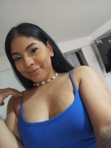 Angela_36 Public Pic 6