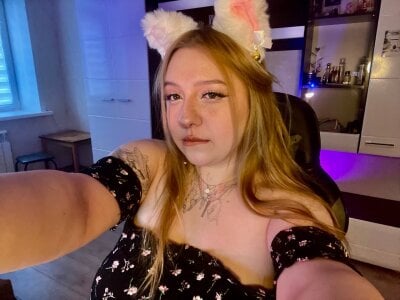 EllieQuttie Public Pic 8