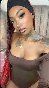 MilanJackson Today I put on my sports lingerie…🤎  4টি ছবি