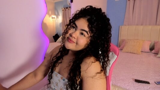 LOU_22_ Public Pic 5