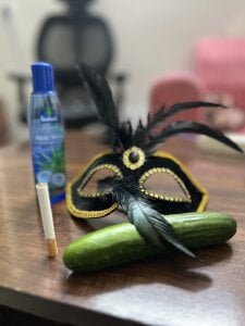 Modelbigbobs 🍆Cucumber Mask 😷 oil 😋🫣 Εικόνα