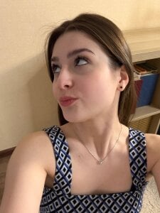 DeanUnnold shy girl Hình 2