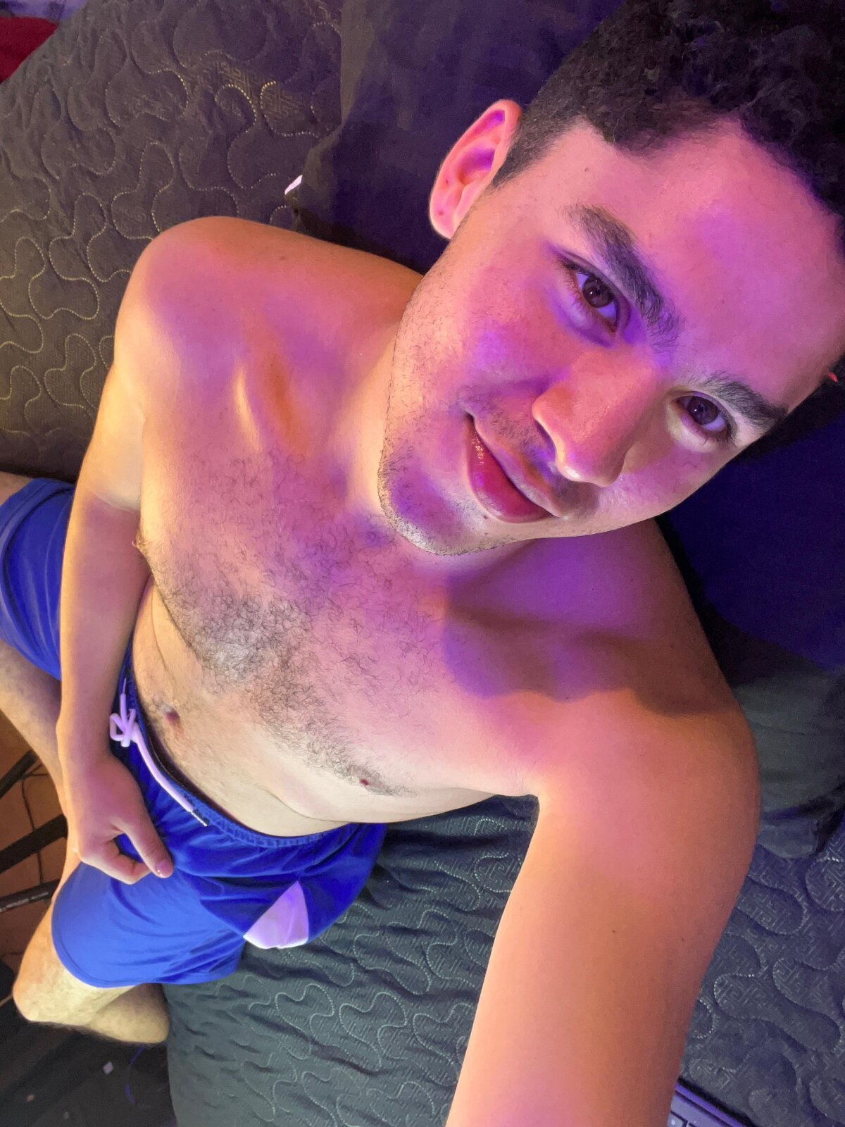 LiamNovak Gambar Trending 1041