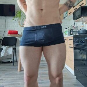 MuscleX3 Muscular and toned body. Pic 4