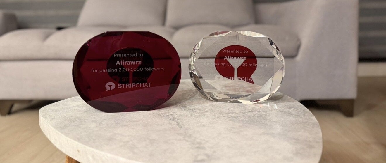 Alirawrz Stripchat slika