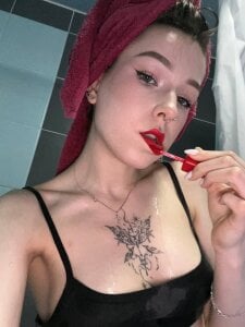 Eva_Collinss After a HOT shower Foto 8